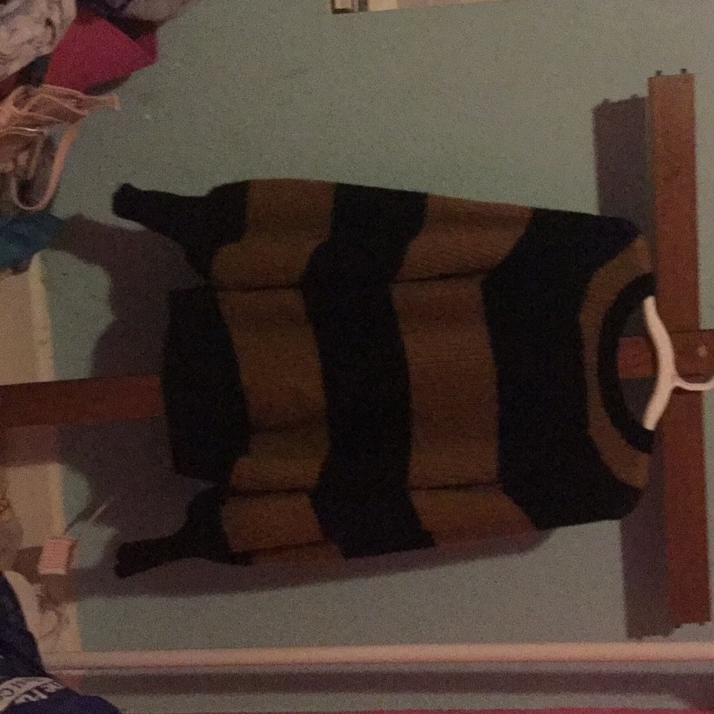 Used Black and Brown Who What Wear sweater